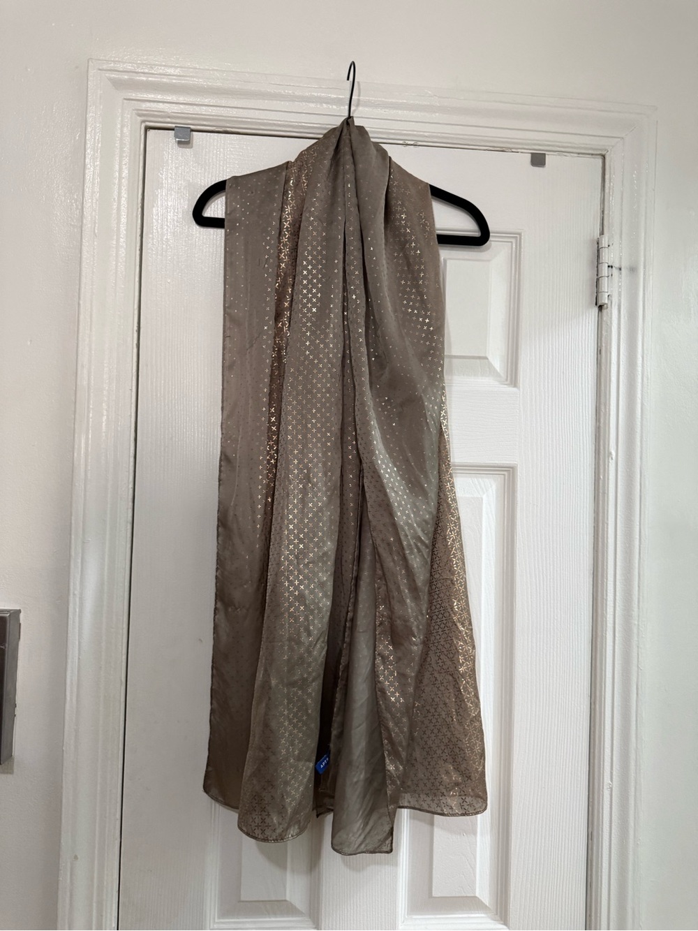 Apt 9 scarf